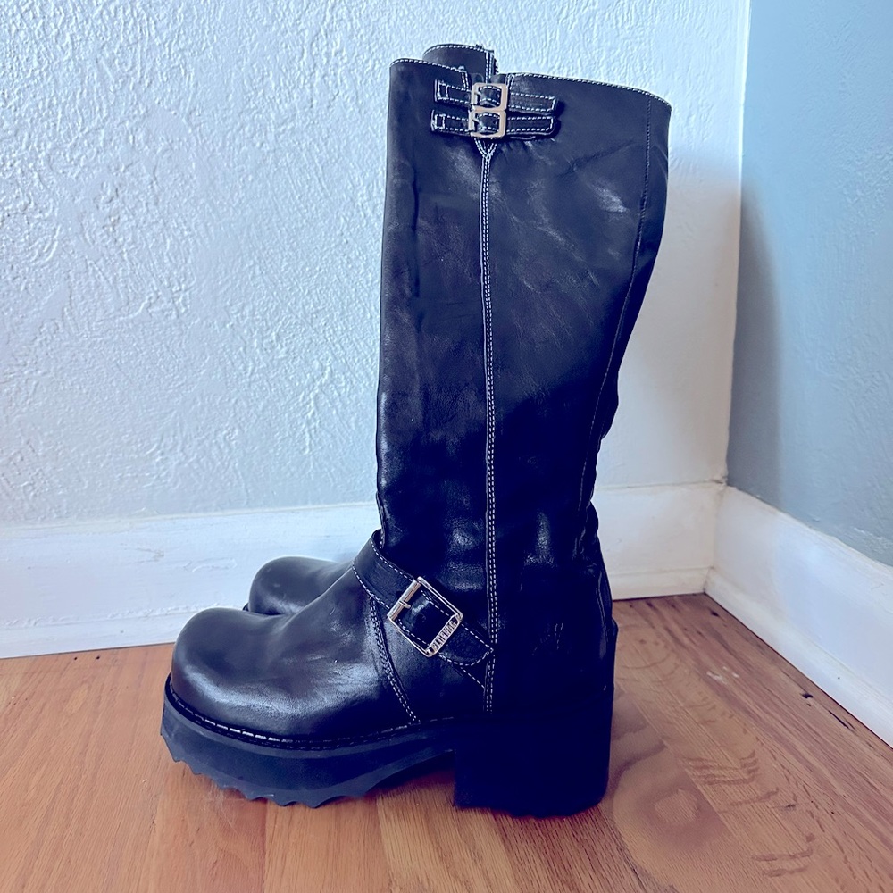 NWOT John Fluevog Bond Girl Sz 7.5